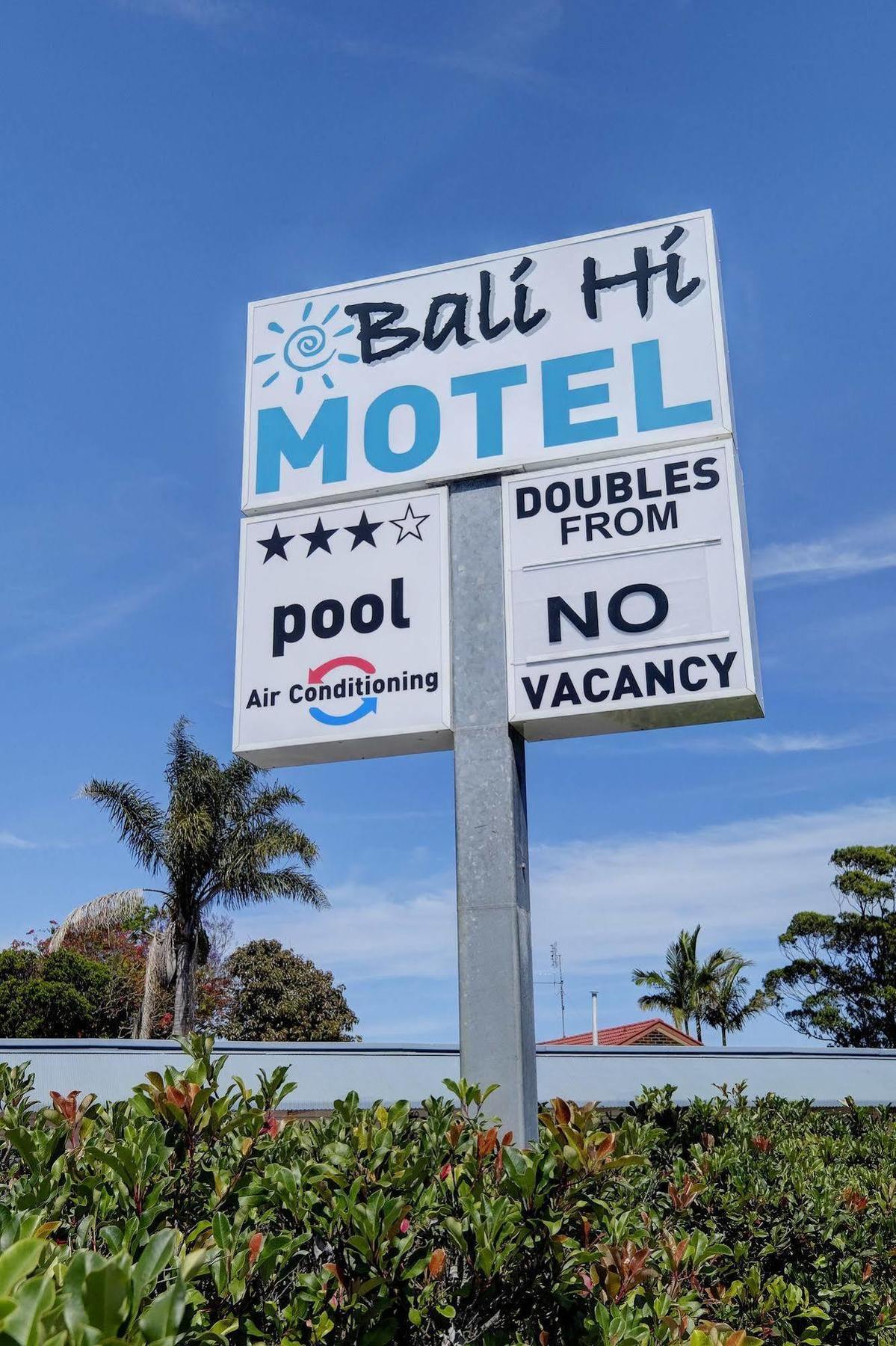 Bali Hi Motel Tuncurry Extérieur photo